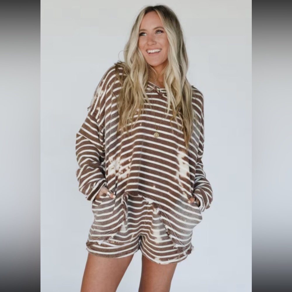 OLI & HALI 2 PIECE BROWN STRIPED SHORTS SET SIZE LARGE NEW IN PACKAGE
